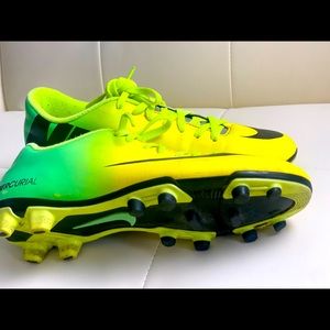 Woman Soccer shoes Made in Indonesia